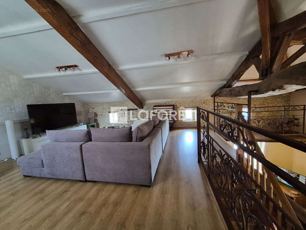 Maison de caractère, 3 chambres, piscine et dépendances - photo 11