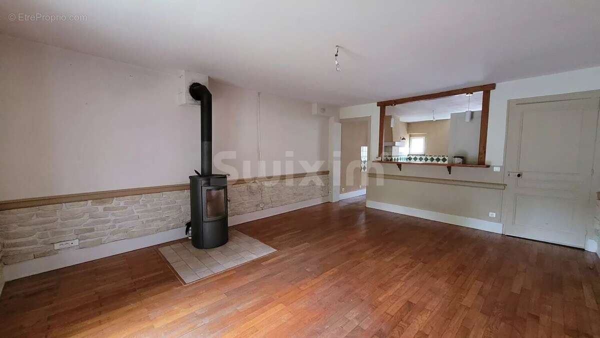 Maison à LONS-LE-SAUNIER