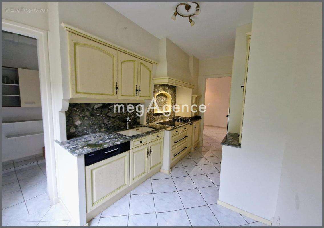 Appartement à TASSIN-LA-DEMI-LUNE