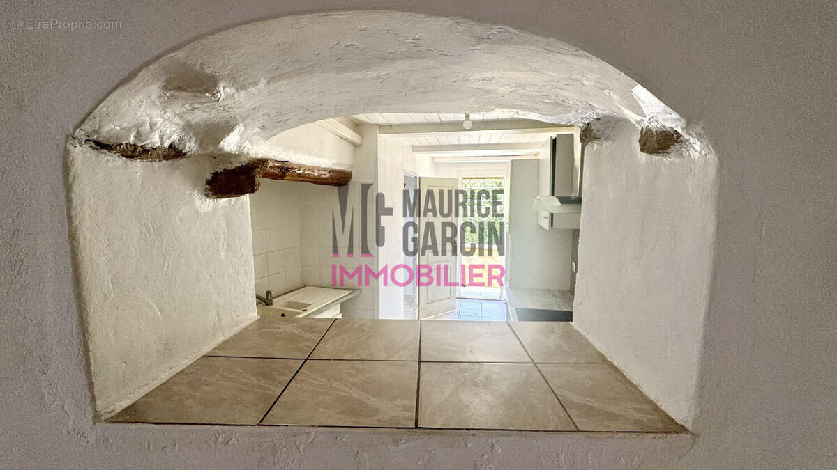 Maison 142 m² à La Roque-Sur-Pernes  - photo 4