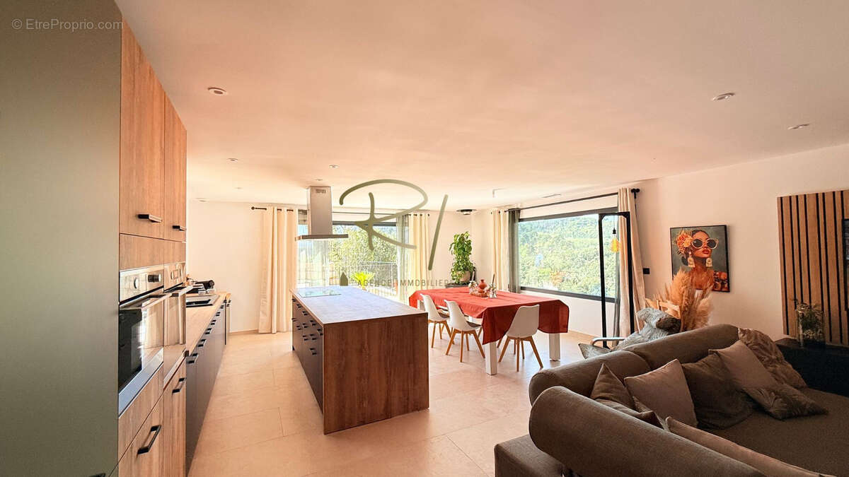 Maison à SAINT-JEAN-DU-PIN