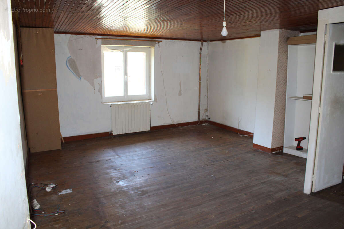 Maison à vendre 4 pièces BOLOZON (01) - photo 4