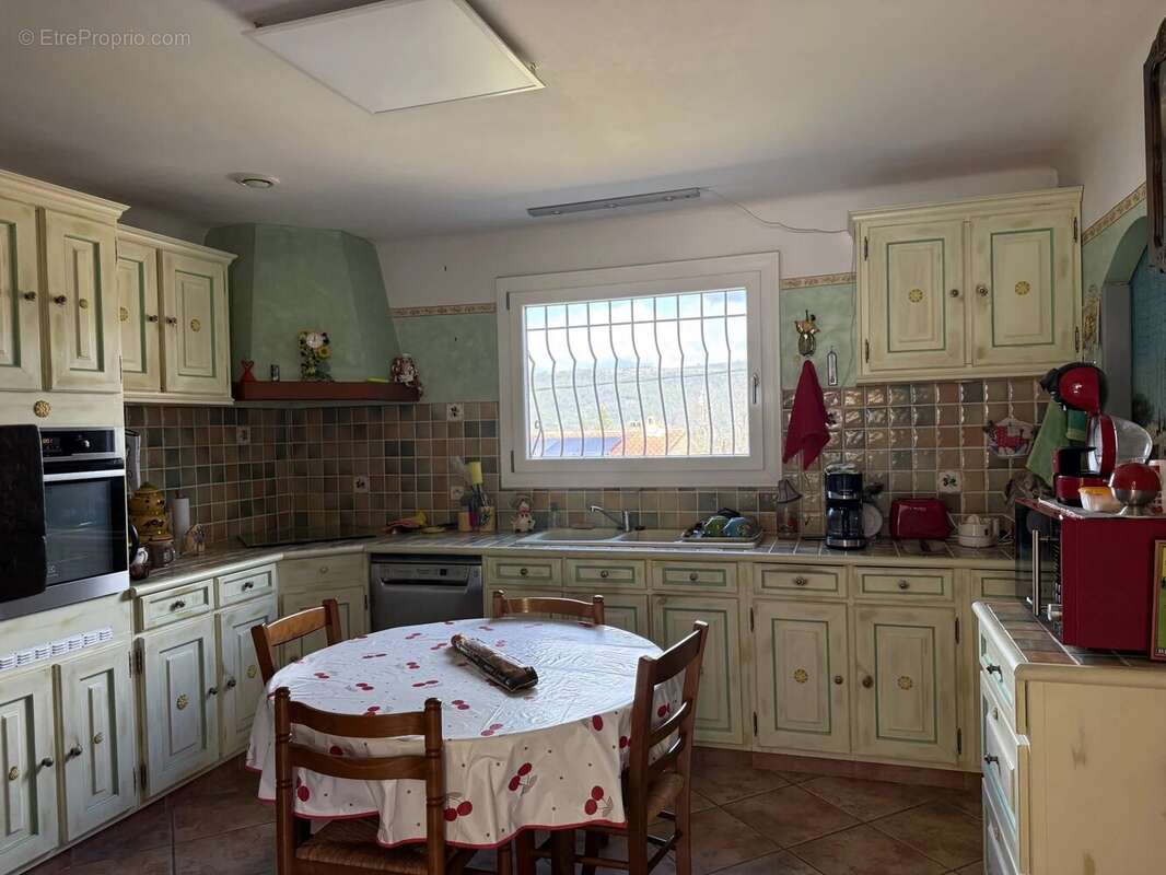 Maison à SAINTE-ANASTASIE-SUR-ISSOLE