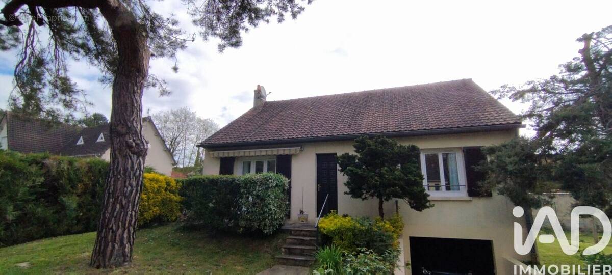 Photo 1 - Maison à SAINT-ARNOULT-EN-YVELINES