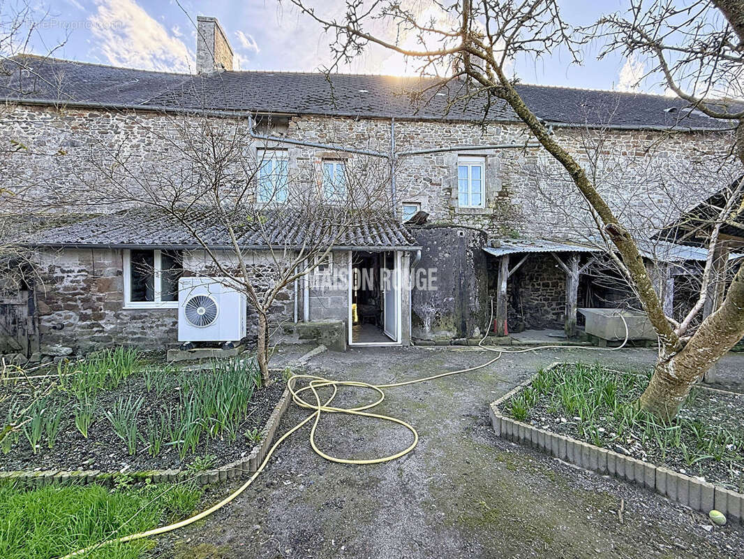 Ancien corps de ferme  en pierres proche baie du Mont St Michel - photo 20