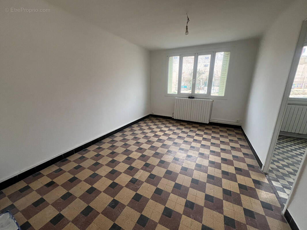 Appartement à MARSEILLE-2E