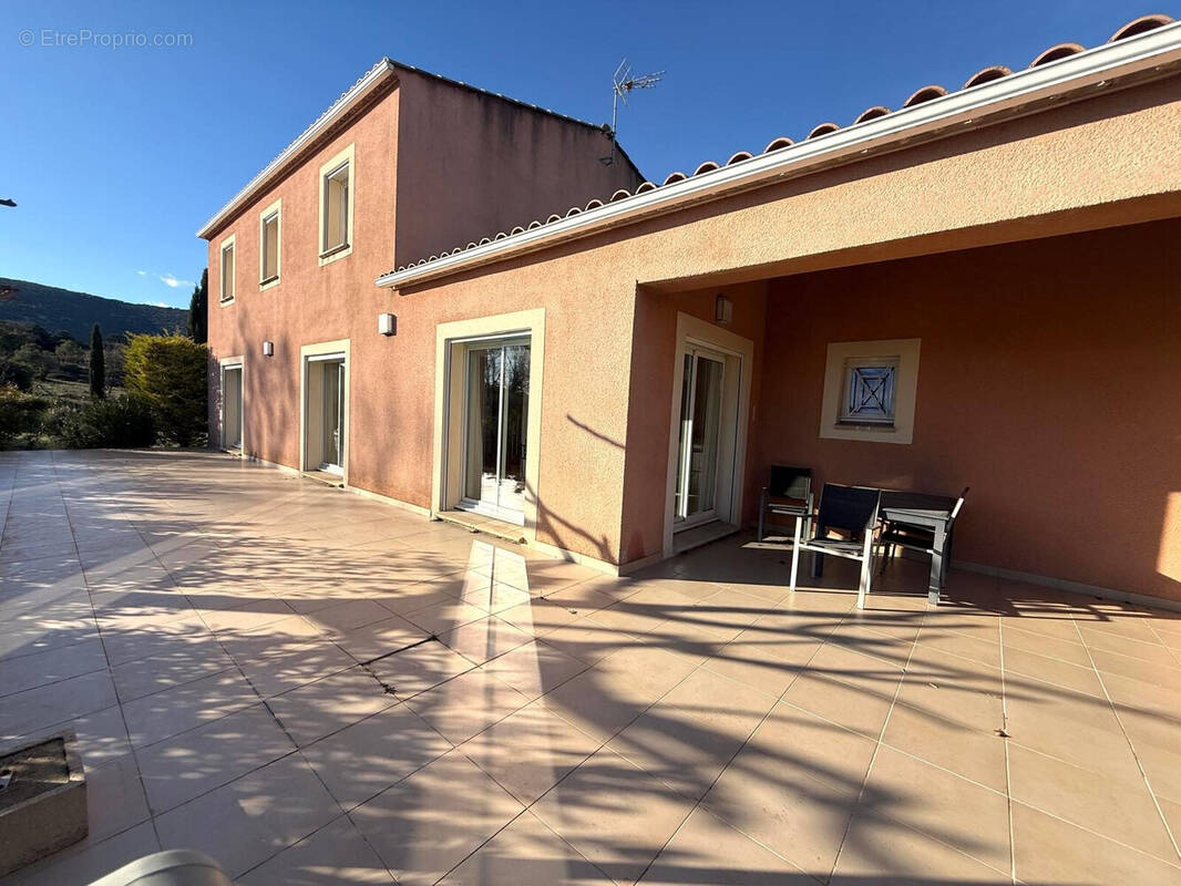 Terrasse Sud Est - Maison à LIOUC