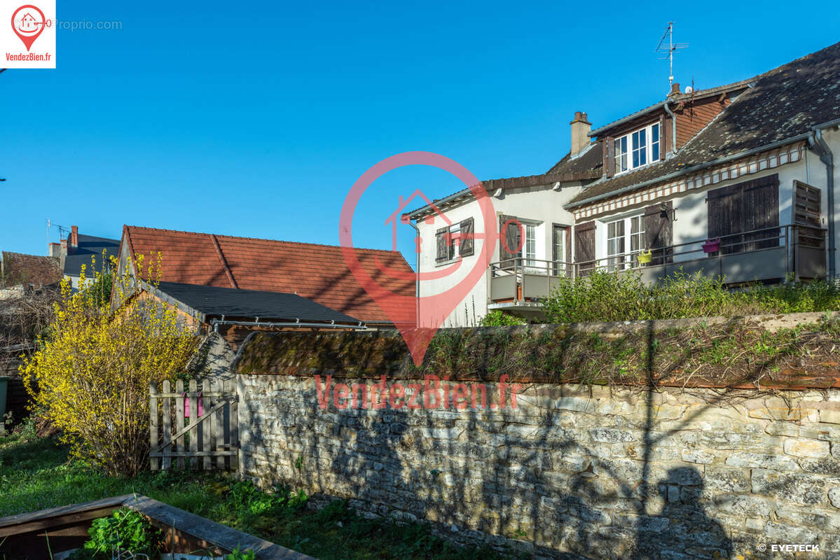 Maison à CHATEAUNEUF-SUR-CHER