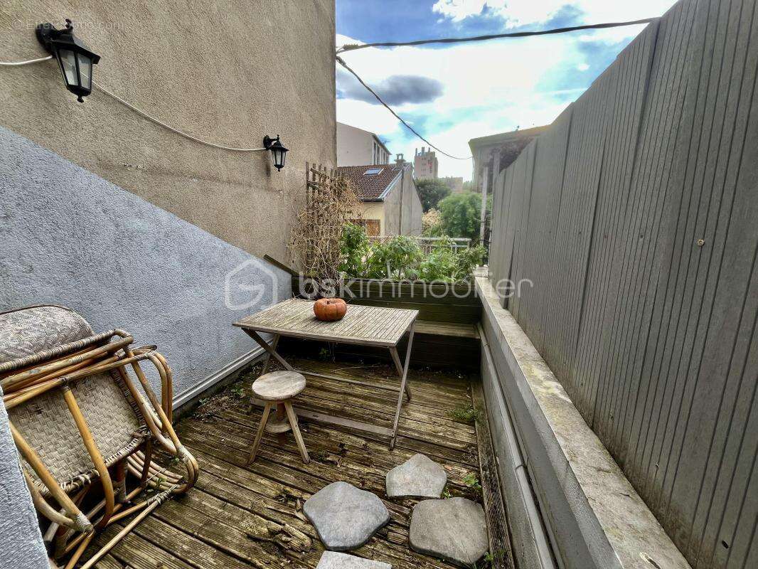Agréable appartement avec terrasse et garage - 4 pièces / 95m2 - - photo 7