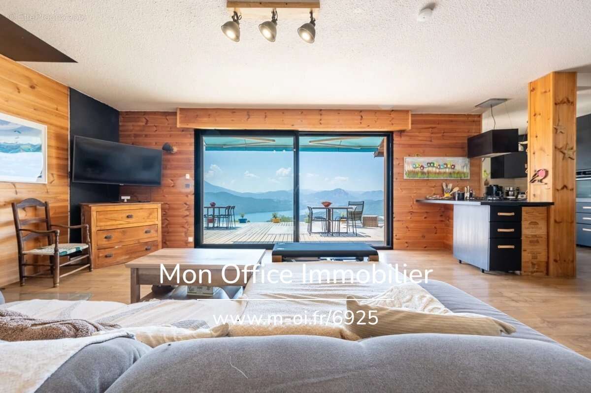 Référence : 6925-MTE. - Maison Type 6 - 1539 m² jardin, piscine - vue panoramique Lac - photo 2