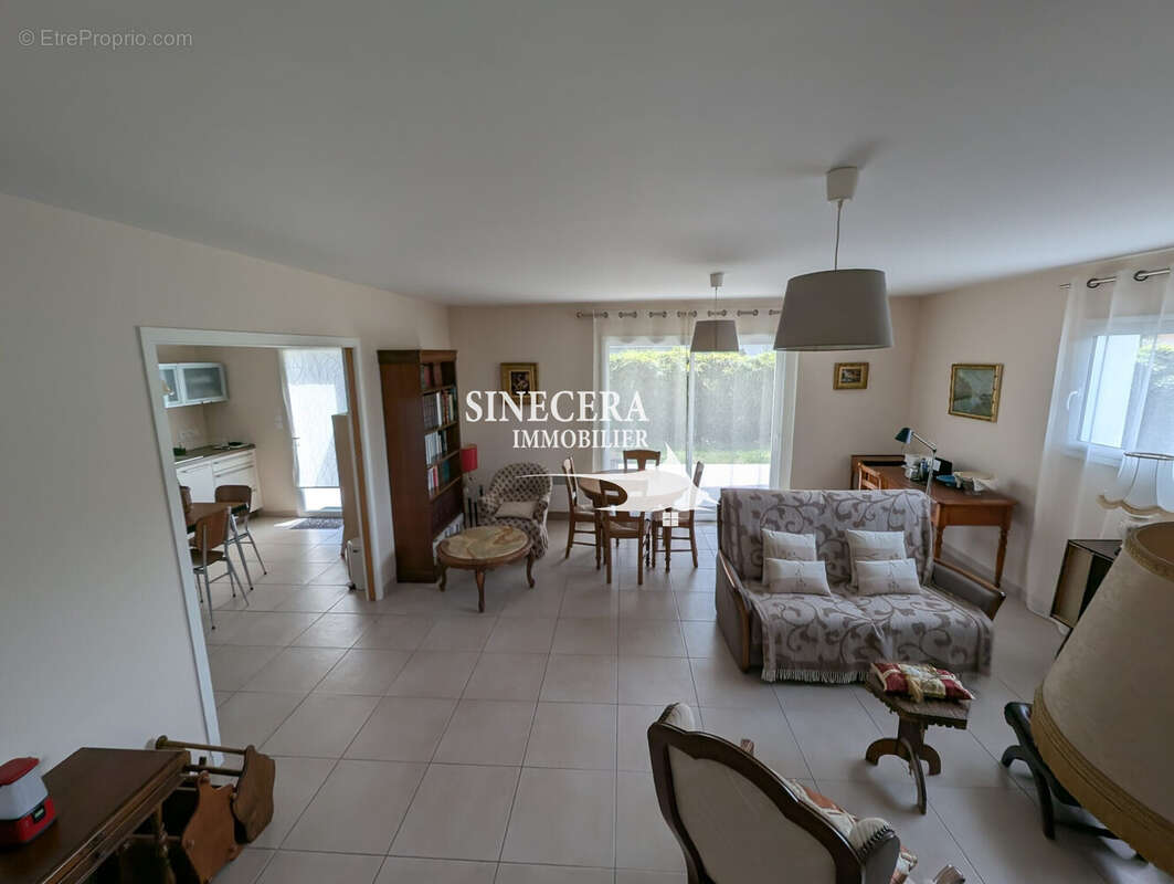 Commerce à GUJAN-MESTRAS