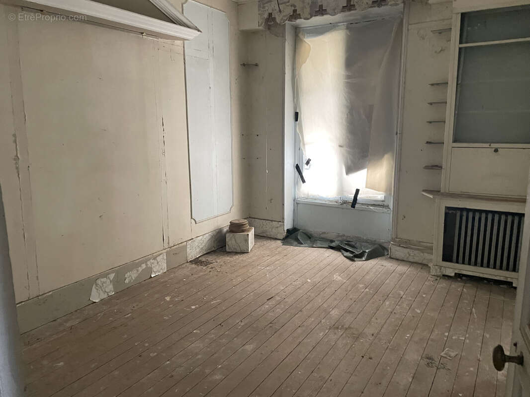 Maison à CHAMPROND-EN-GATINE