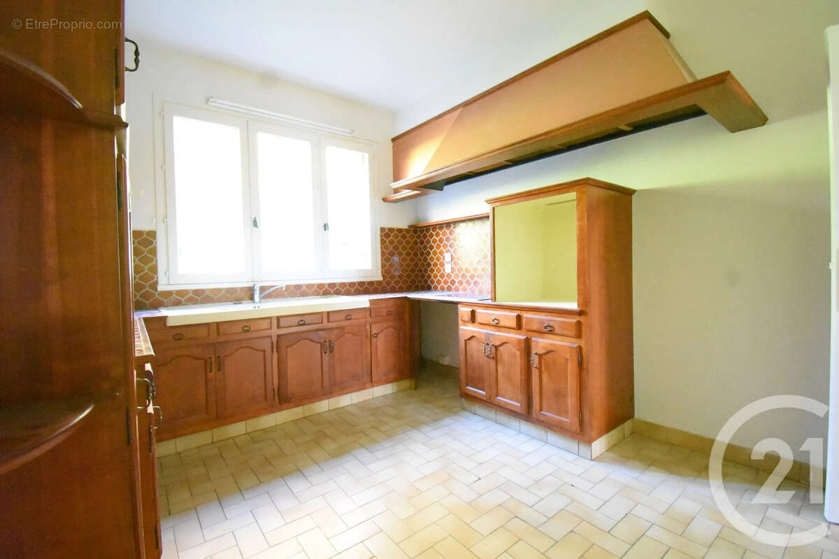 Maison 181 m² à Abrest  - photo 6