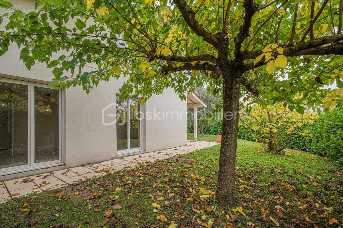 Maison à MONTBONNOT-SAINT-MARTIN