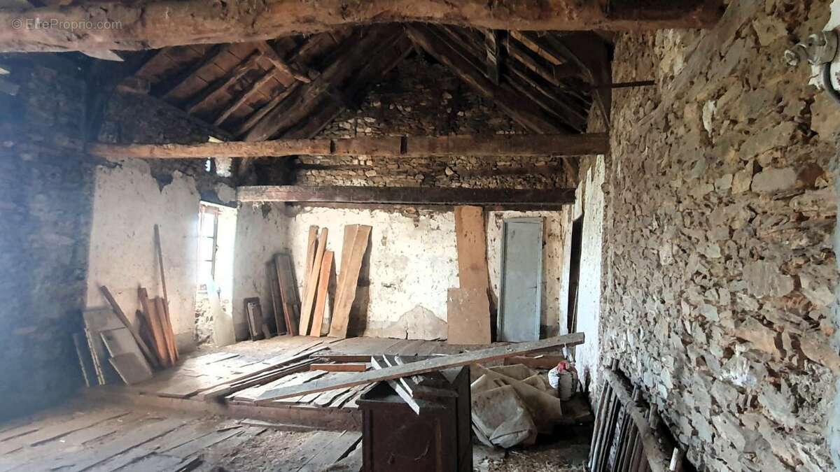 Maison à LA SALVETAT-PEYRALES