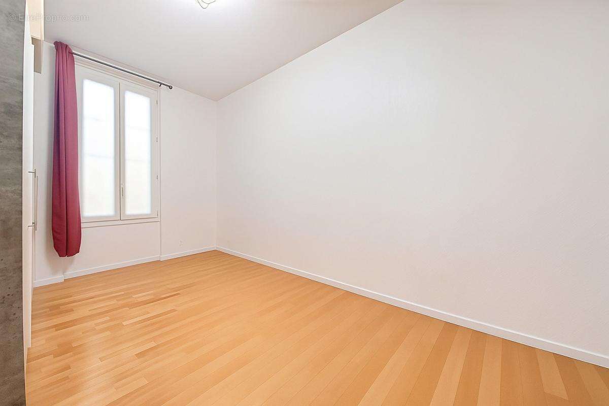 Appartement à TOUET-DE-L&#039;ESCARENE