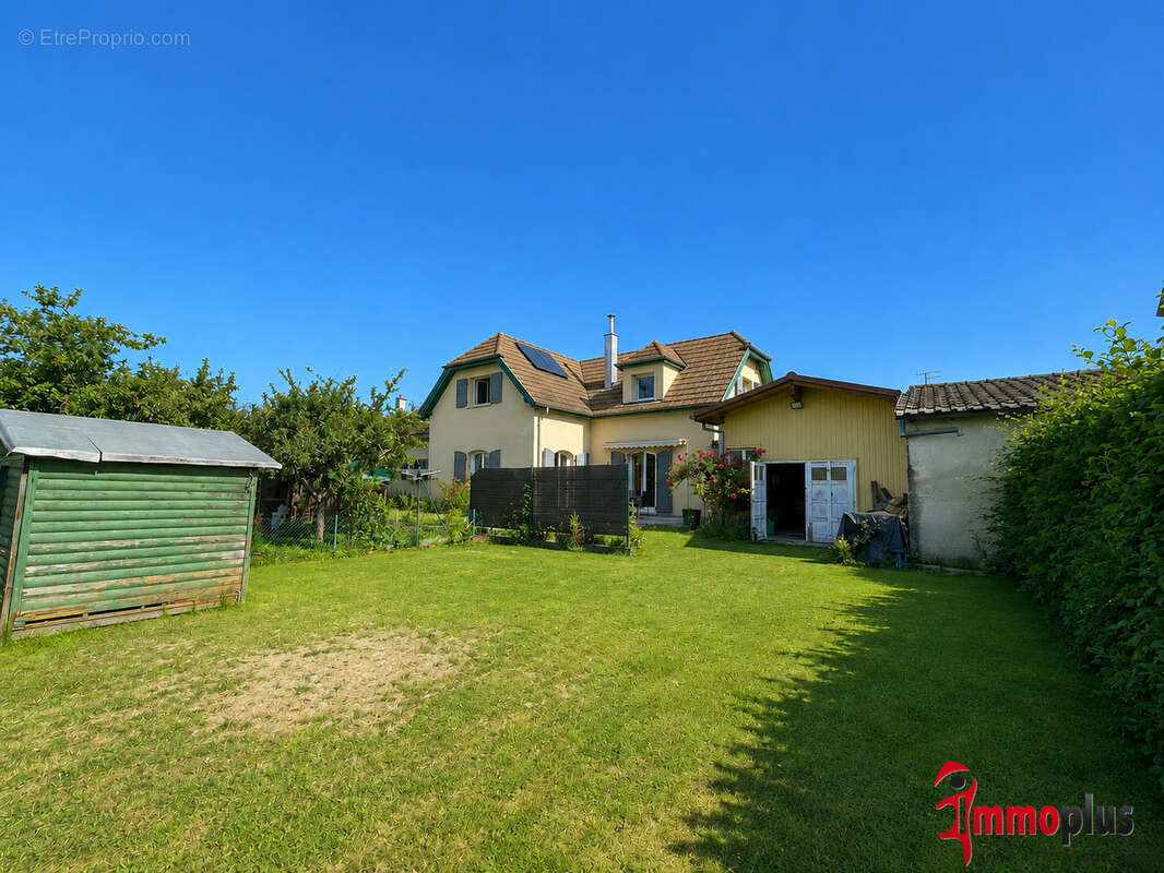 SENTHEIM - Maison individuelle de 155 m2 avec 3 suites, garage double et dépendance - Belles prestations ! - photo 4