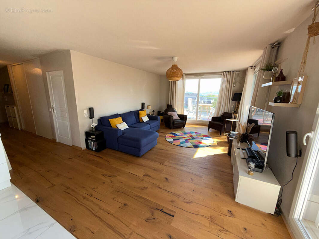 Appartement à VETRAZ-MONTHOUX