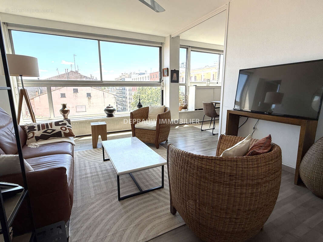 PERPIGNAN CENTRE - Appartement lumineux avec ascenseur - Place Catalogne - photo 2