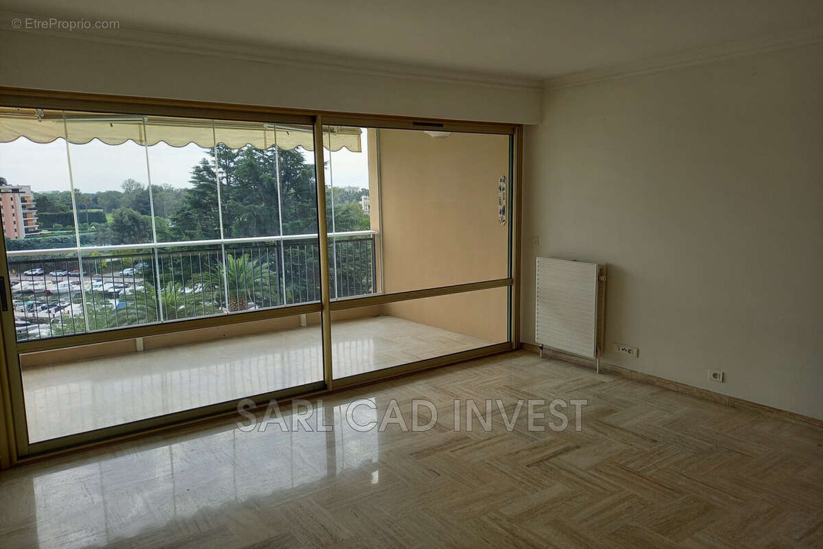 Appartement à MANDELIEU-LA-NAPOULE