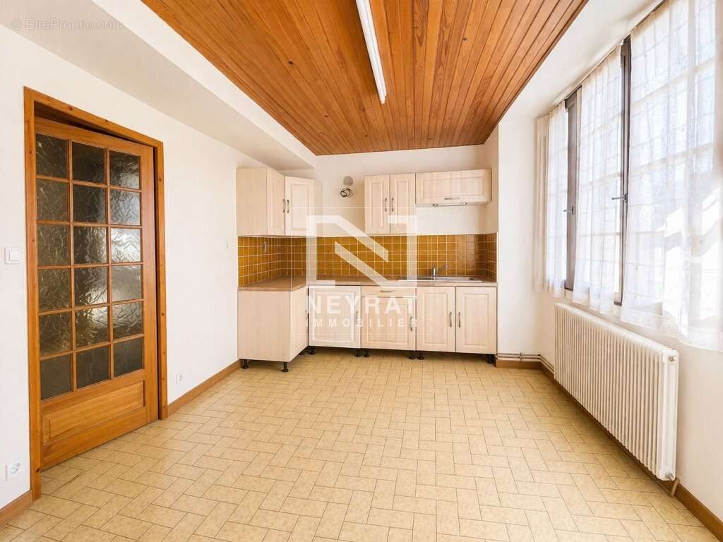 Maison à MONTCENIS