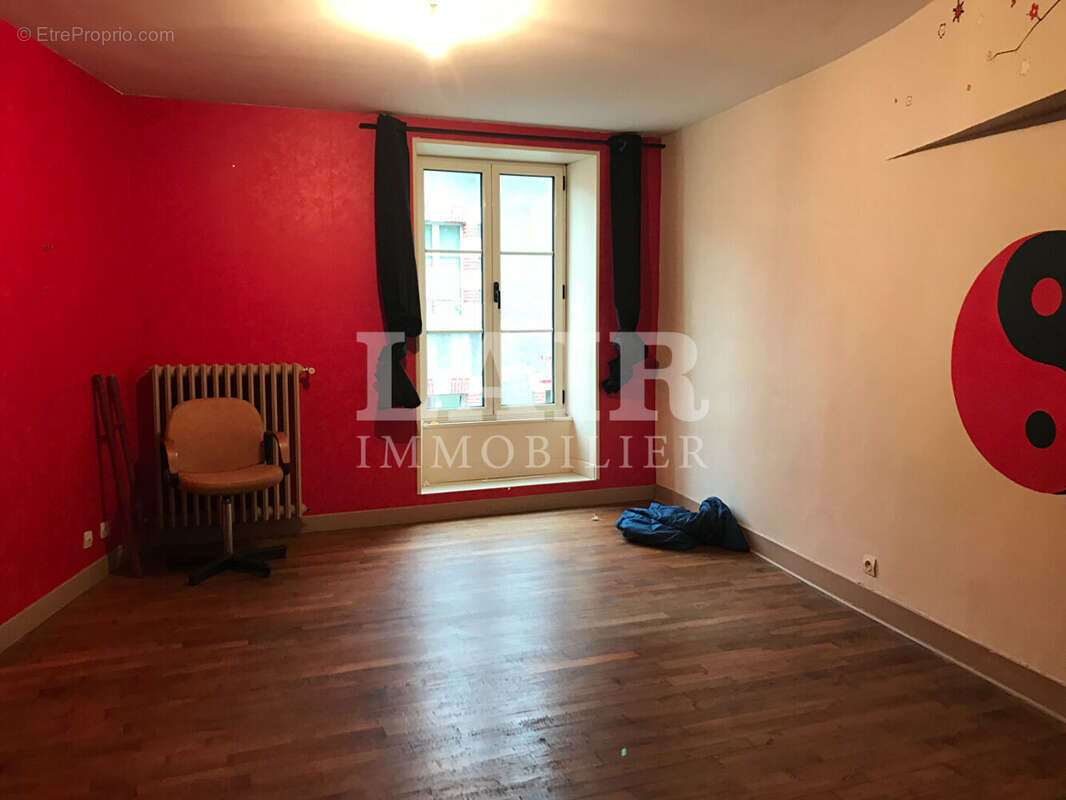 Maison à LE MELE-SUR-SARTHE