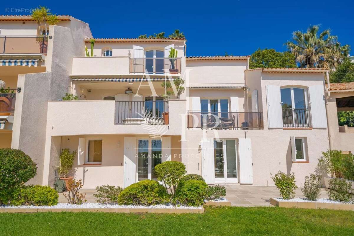 Cannes Californie – Élégance Contemporaine et Vue Mer d’Exception dans un Domaine Privé - photo 33