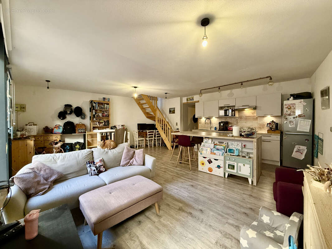 Maison à SAINT-THIBERY