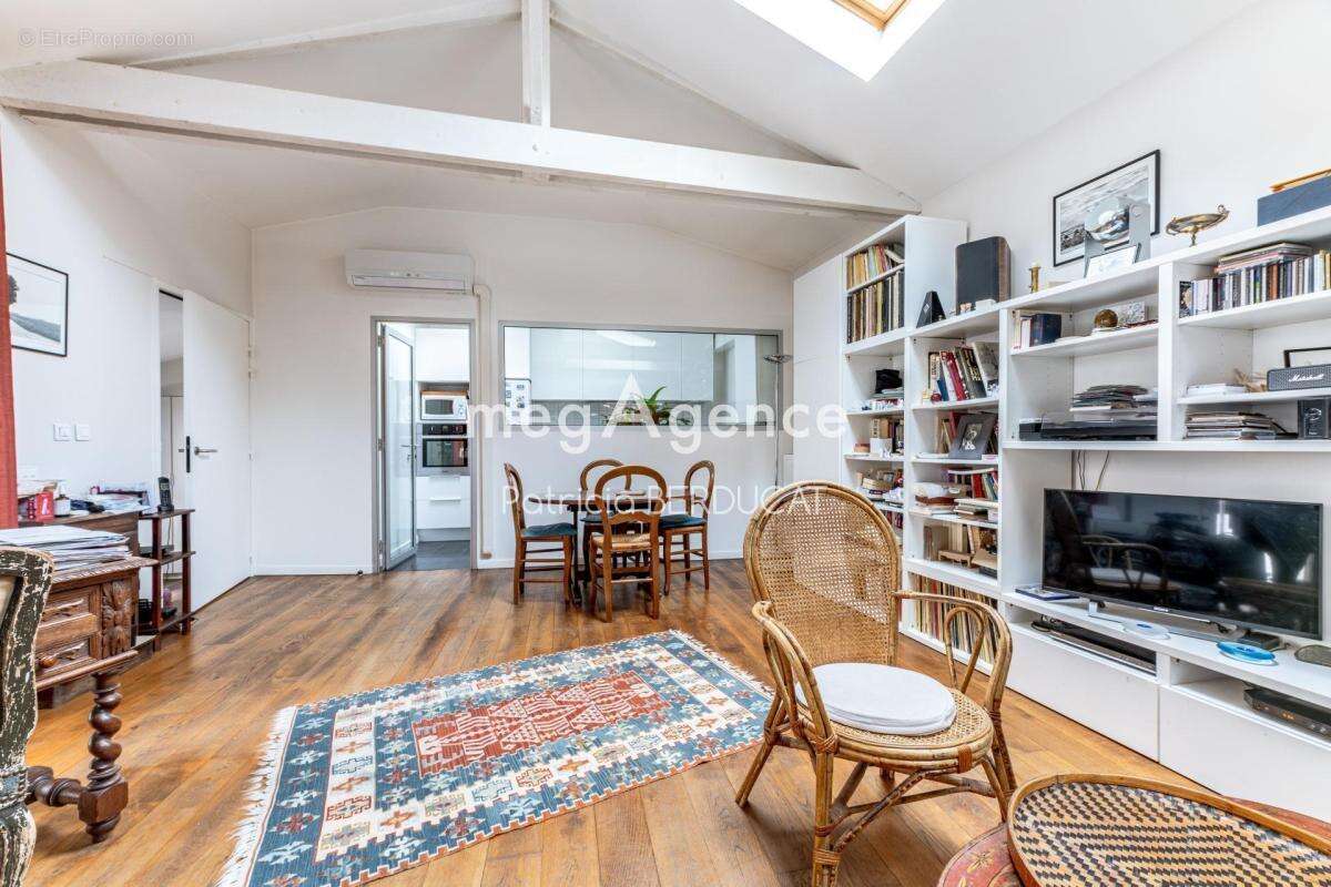 Appartement à PARIS-20E