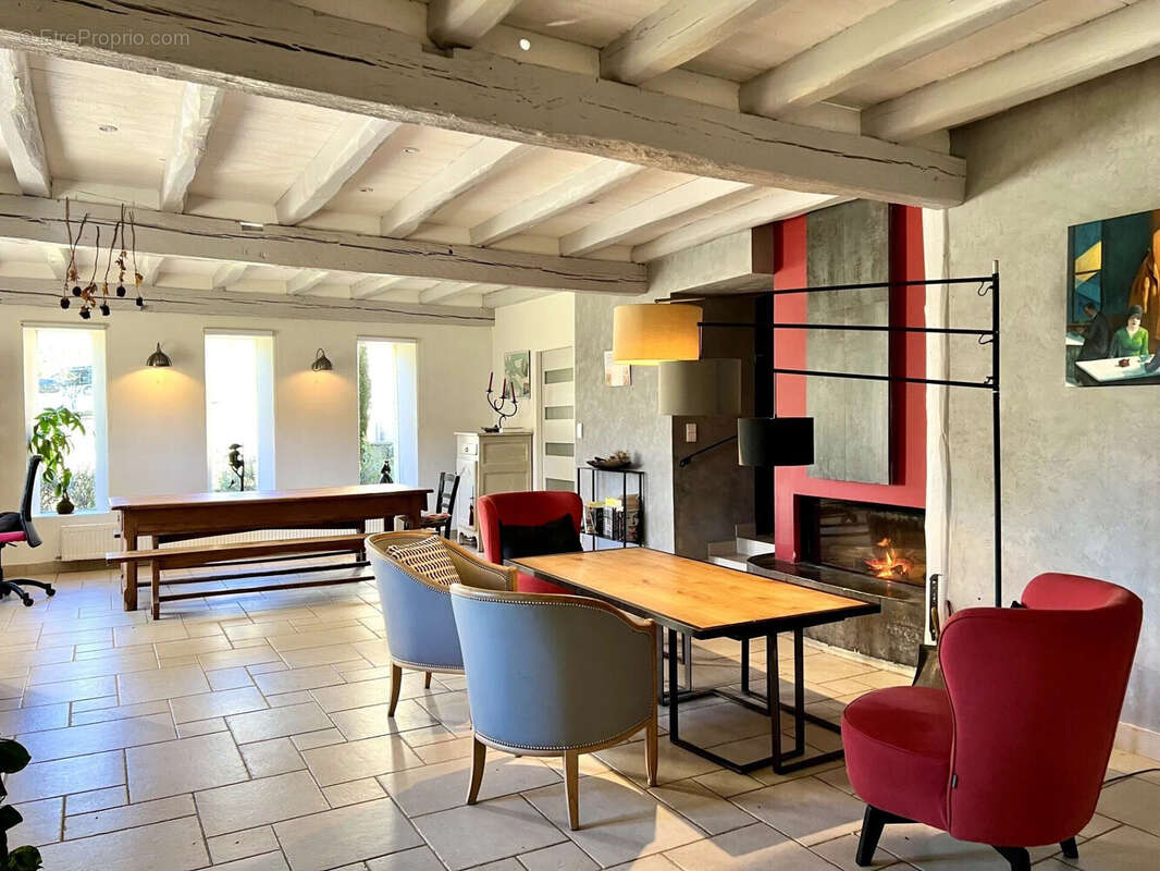 Maison à LE BUISSON-DE-CADOUIN