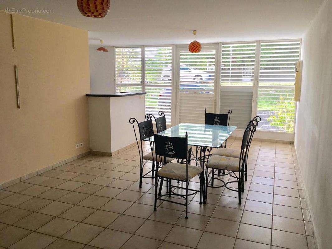 Appartement à LE MOULE