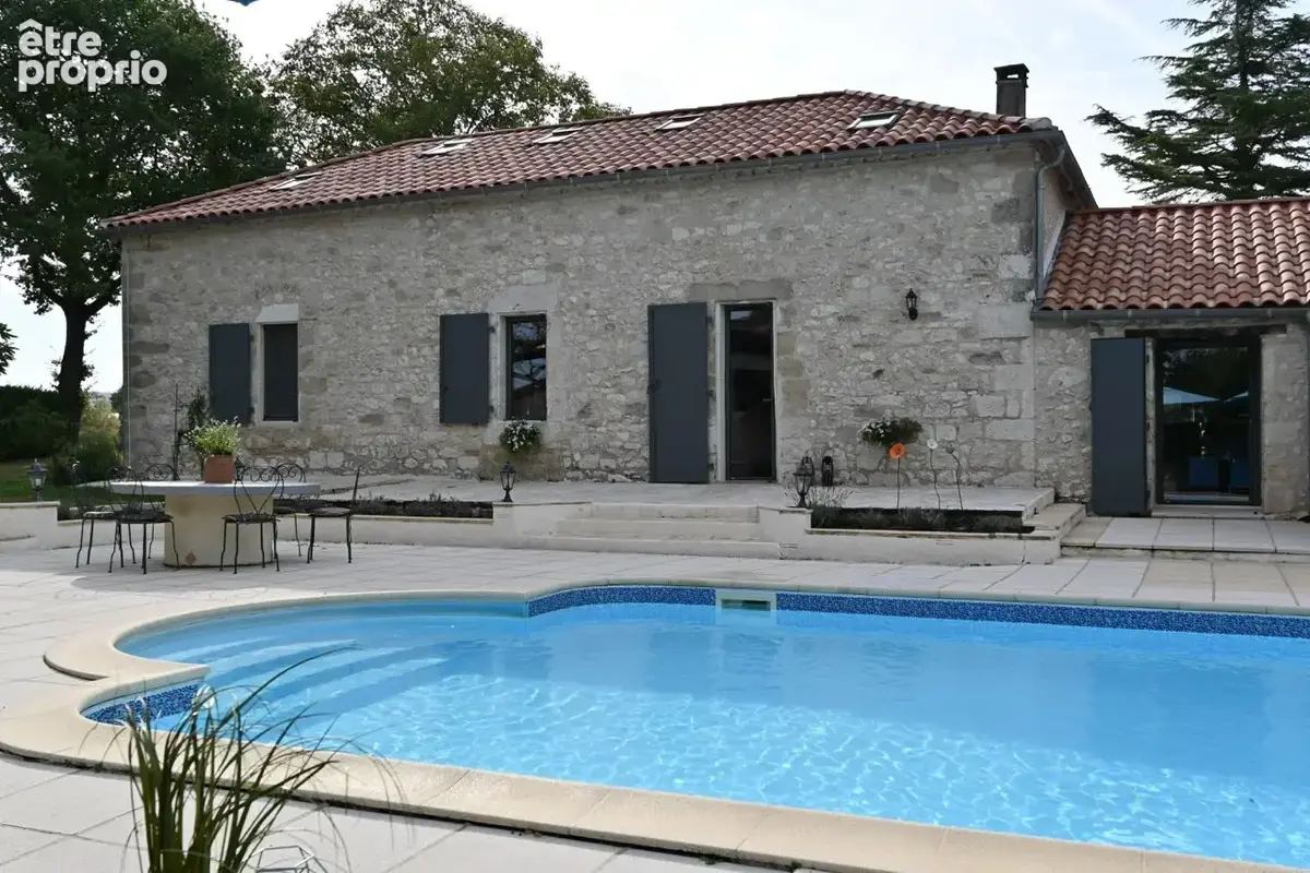 Magnifique domaine avec gîte piscine dans une belle campagne - photo 11