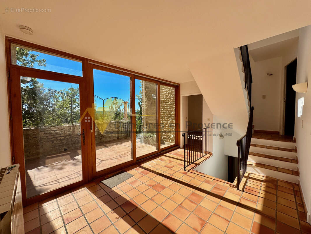 À vendre   Villa de caractère avec vue dominante, piscine et 4 chambres - photo 13