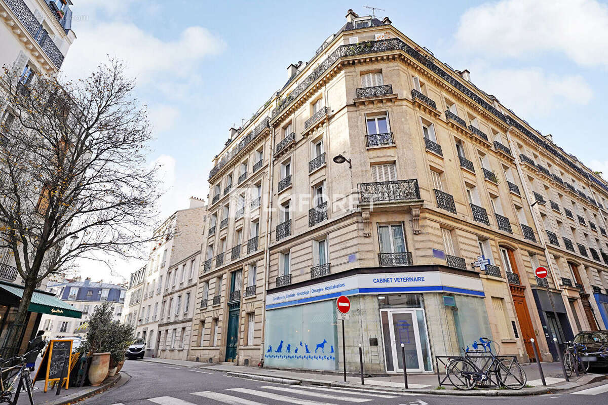 Appartement à PARIS-14E