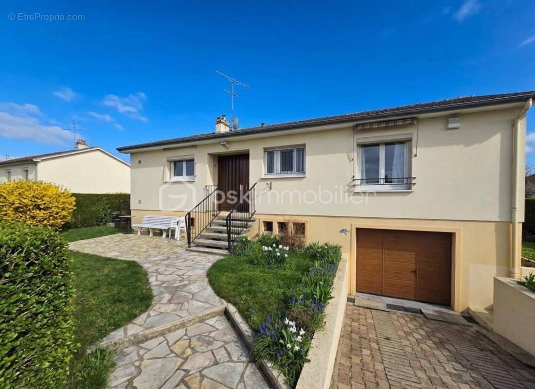 Maison à LE MEE-SUR-SEINE