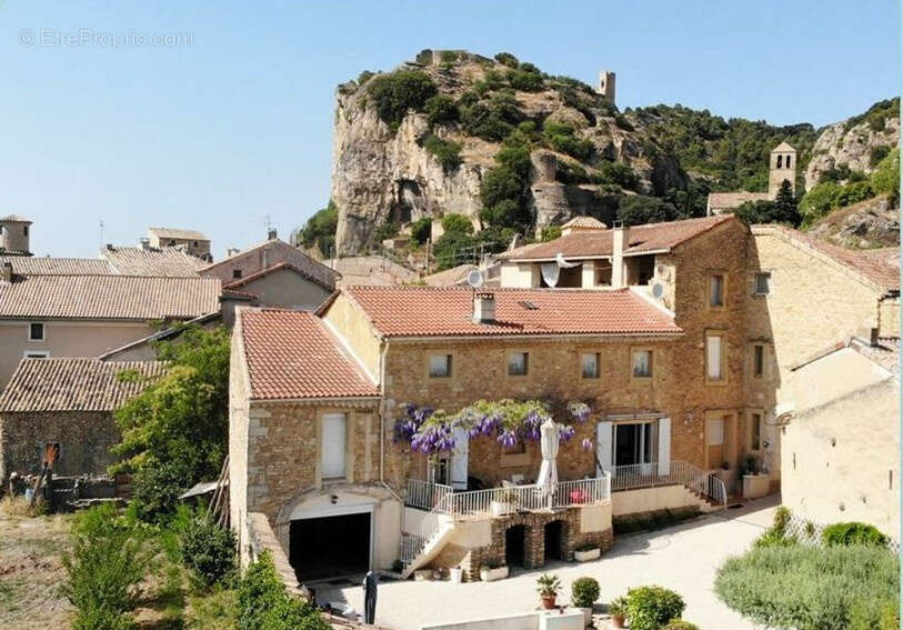 Maison à MORNAS