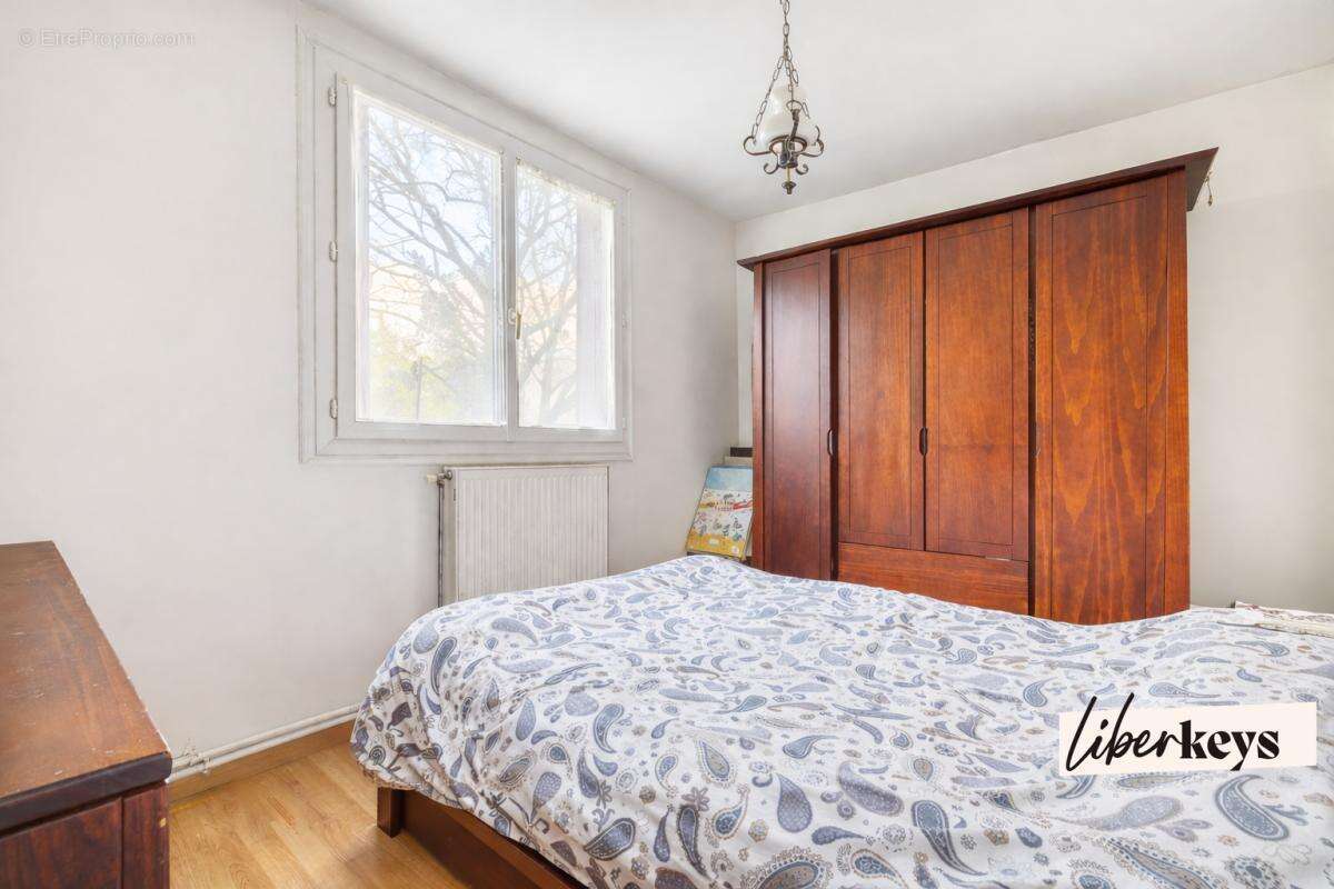 Appartement à SAINTE-GENEVIEVE-DES-BOIS