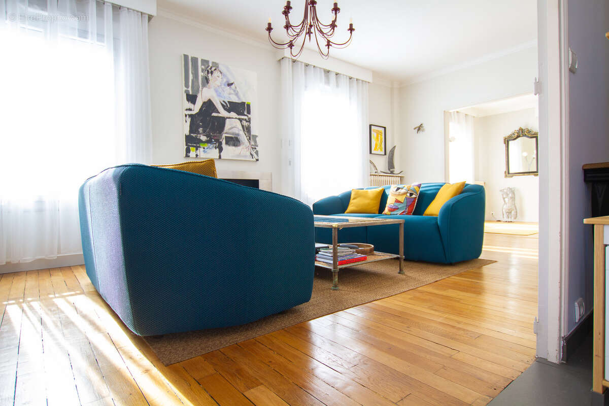 Maison à VILLENEUVE-LE-ROI