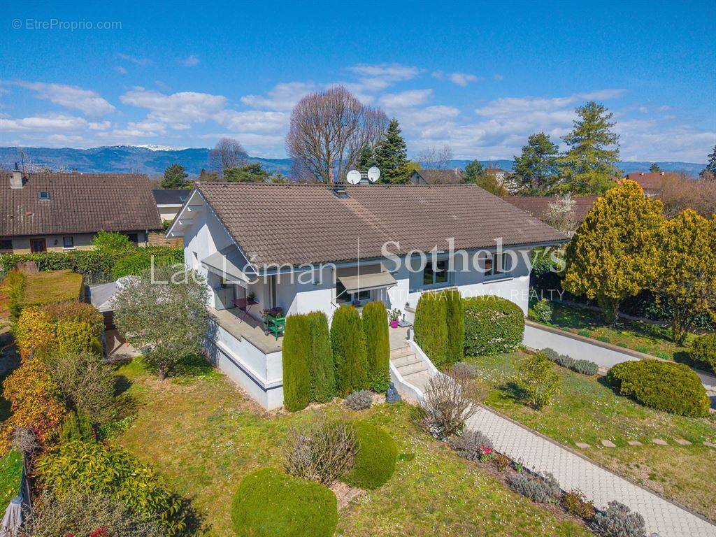 Maison à CHENS-SUR-LEMAN
