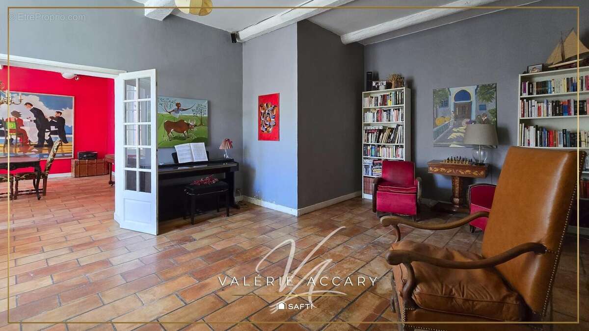Maison 441 m² à La Roquebrussanne  - photo 9