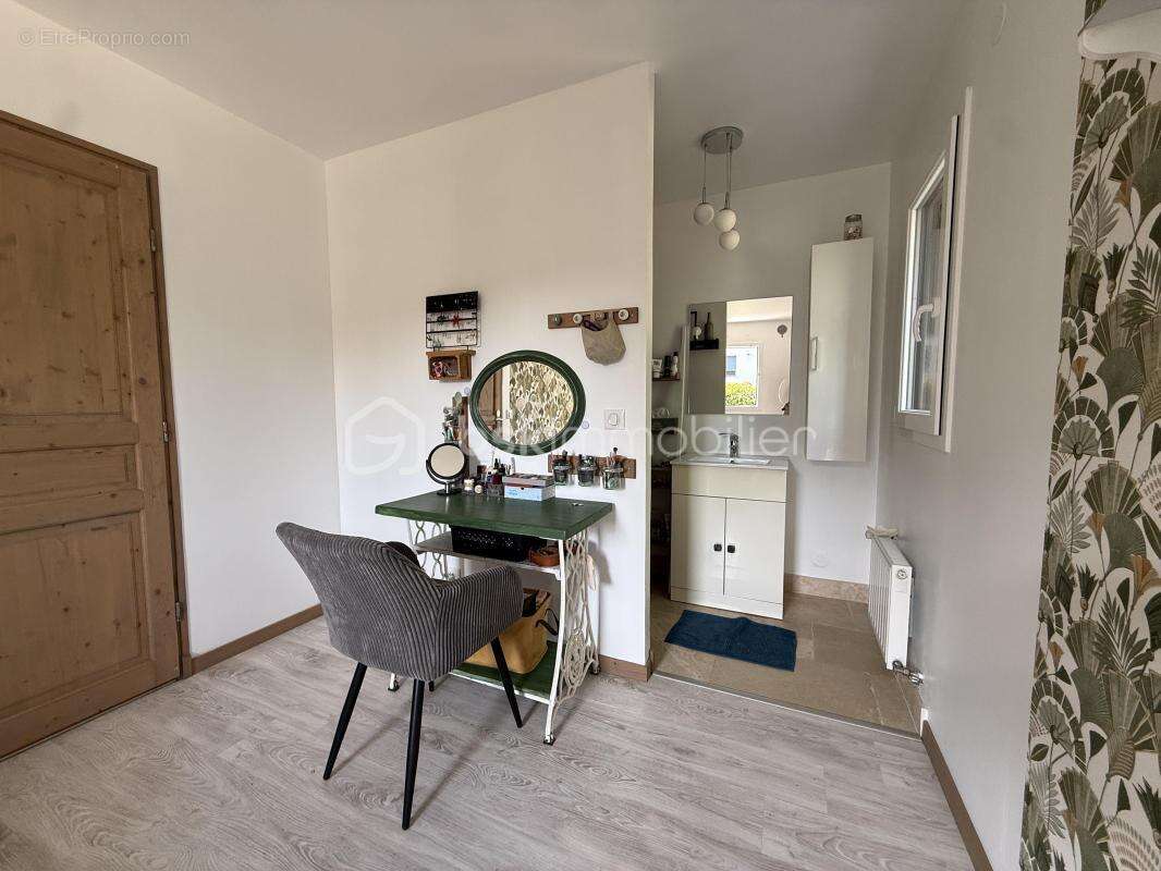 Maison familiale contemporaine de 2018 avec jardin – Prestations soignées, DPE A et vie de plain-pied - photo 7