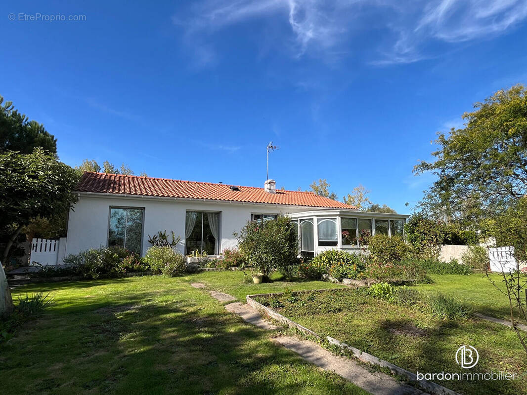 Maison à LE PERRIER