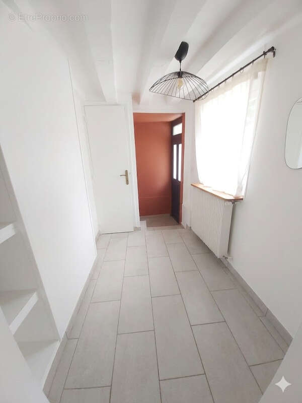 Maison à HOUDAN
