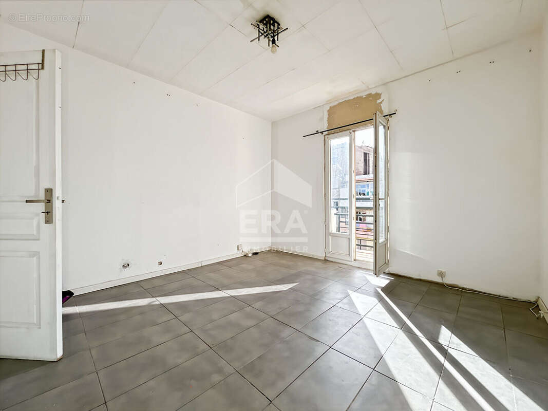 Appartement à MARSEILLE-4E
