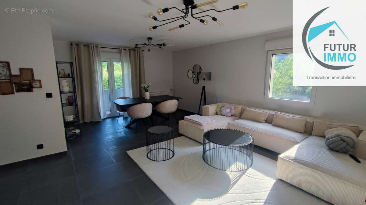 Appartement à SAINTE-SUZANNE
