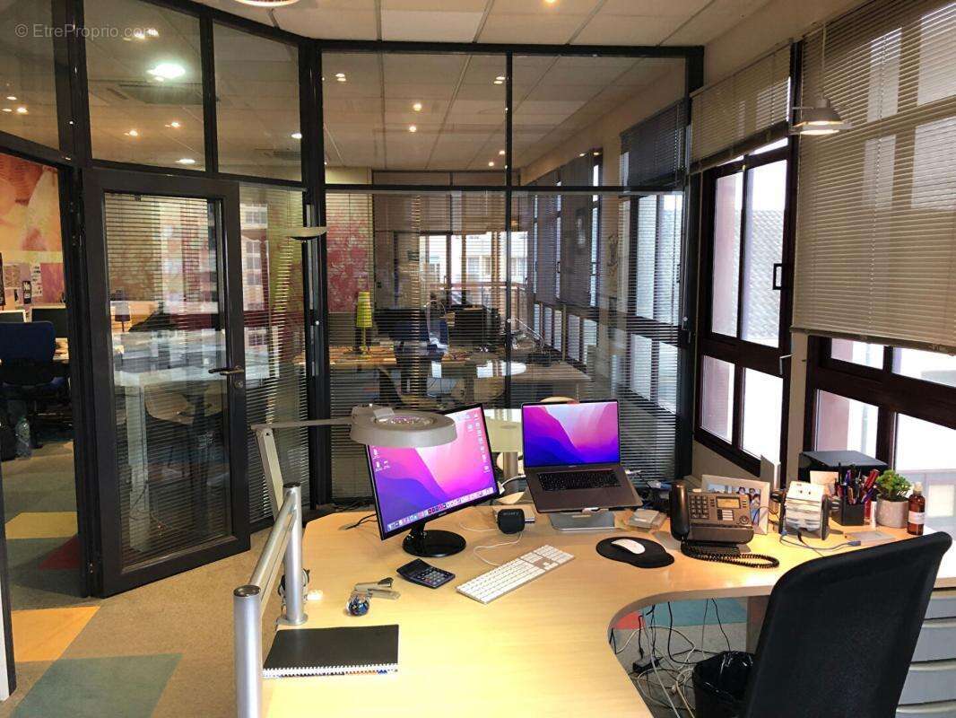 Commerce 208 m² à Limoges  - photo 9