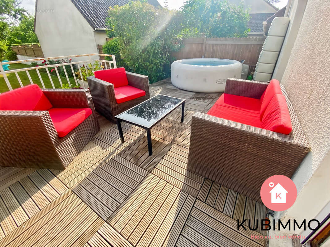 Maison à CONCHES-SUR-GONDOIRE