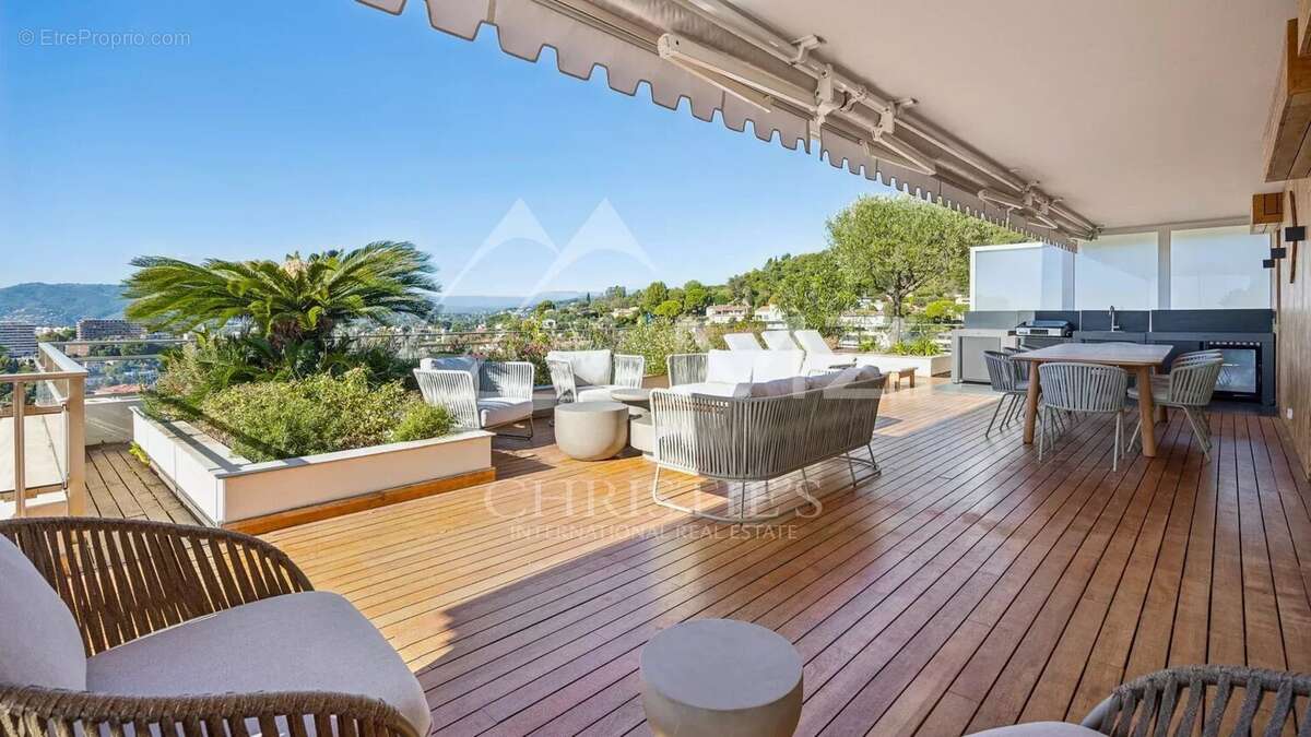 Appartement à LE CANNET