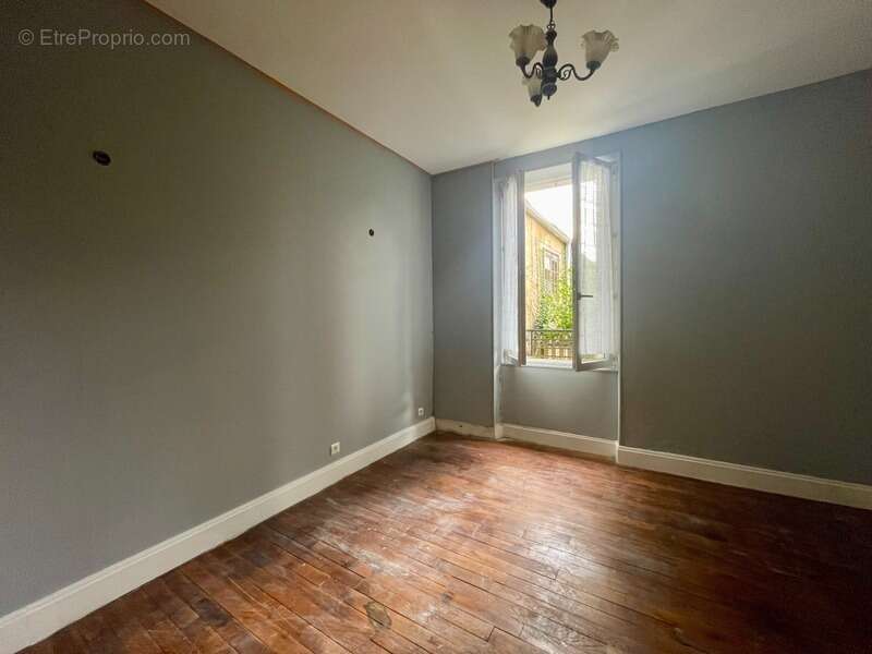 SANCOINS maison 4 chambres, terrain, annexes - photo 6