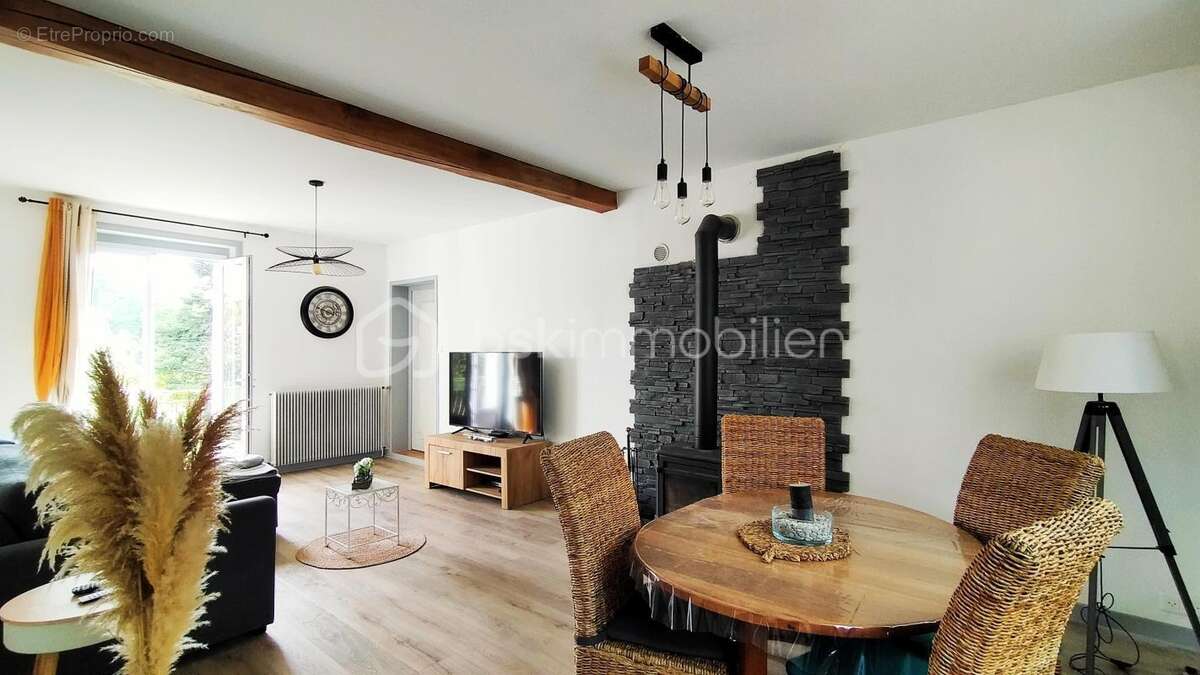 Maison à CHARLIEU